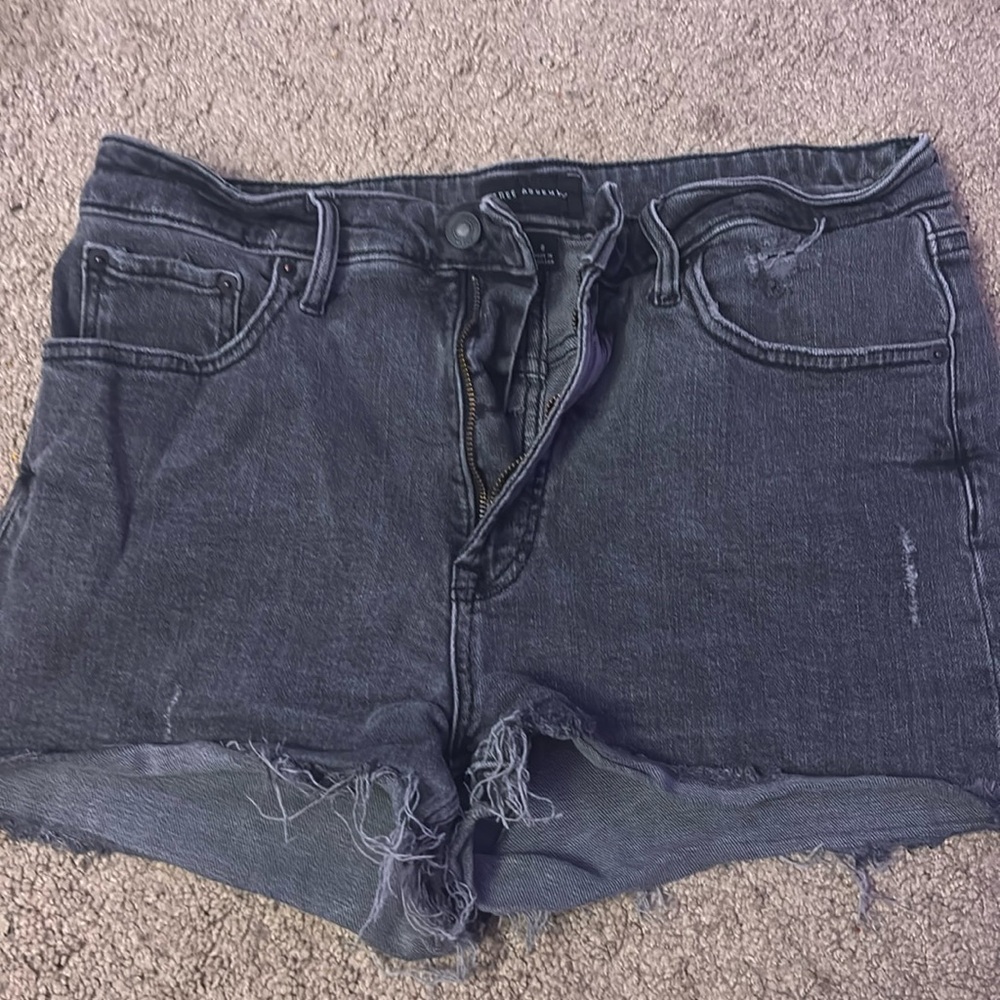 Free Asembly size 8 black jean shorts